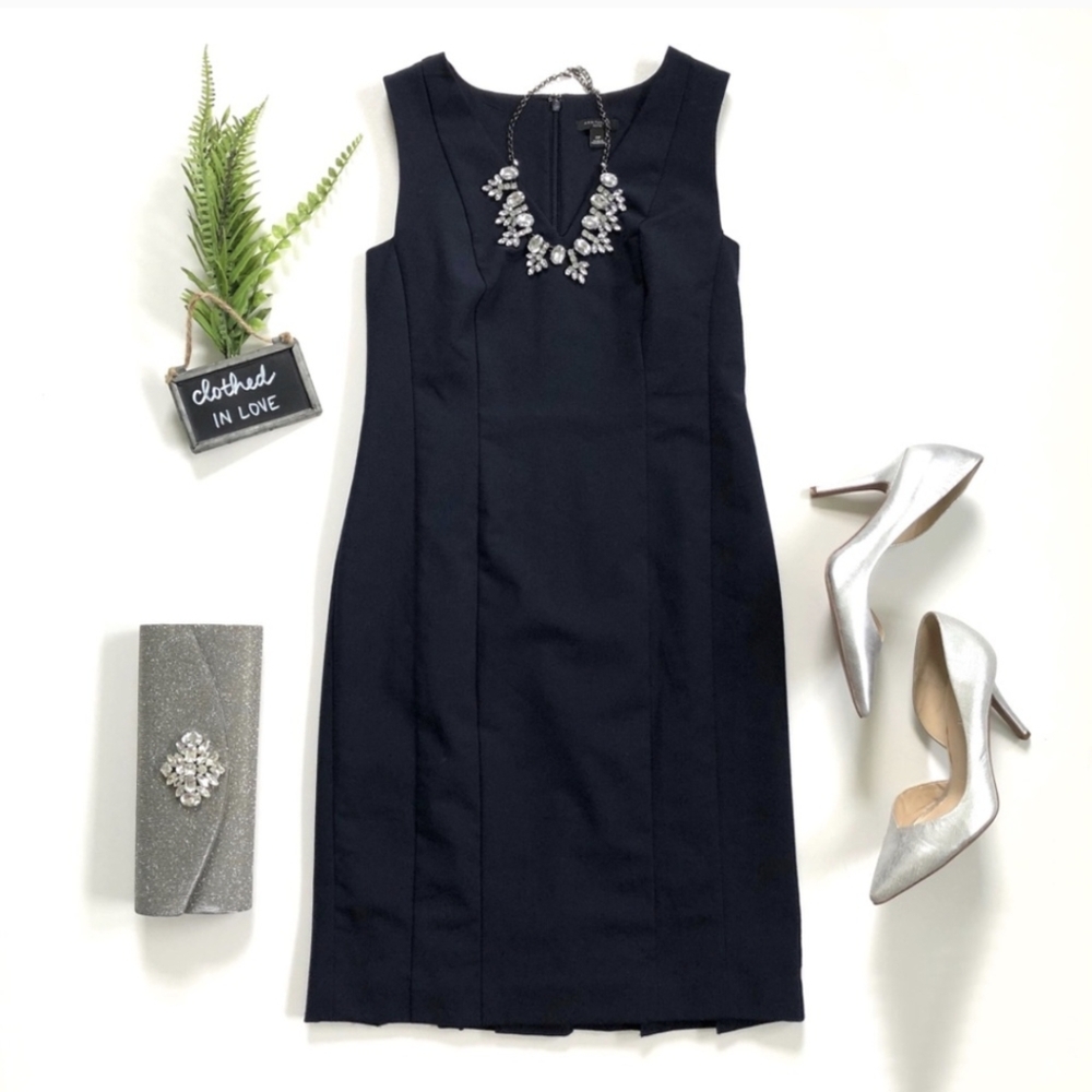 Ann Taylor Navy Blue Sleeveless V-Neck Dress